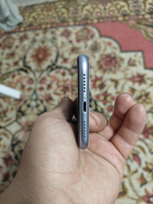 Продам iPhone 11