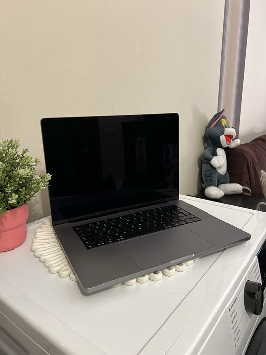MacBook 16 PRO M1 PRO