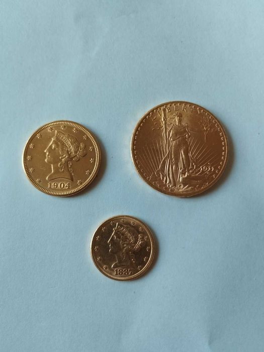 Продавам лот от три златни долари 20 ,10 .5долара