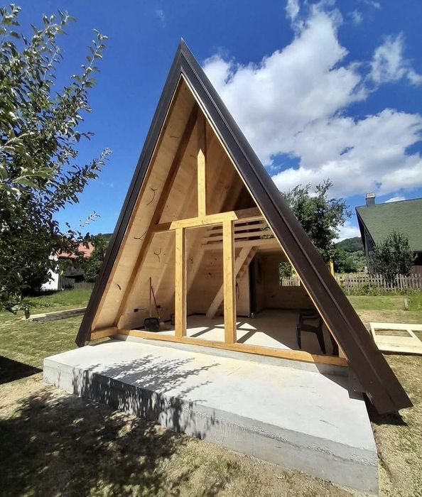 Vindem cabane tip A-frame