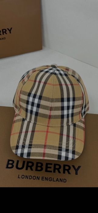 Șapcă Burberry, model 2026, 5 modele, preț fix