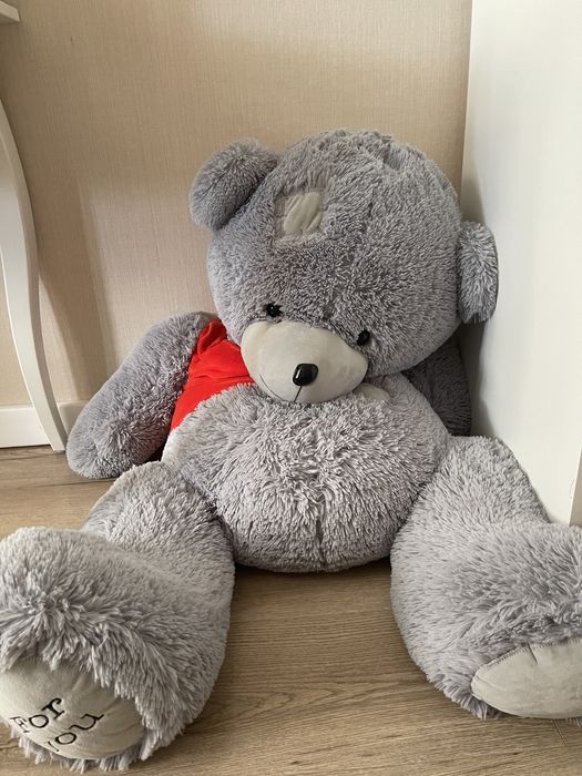 Продам плюшевого медведя