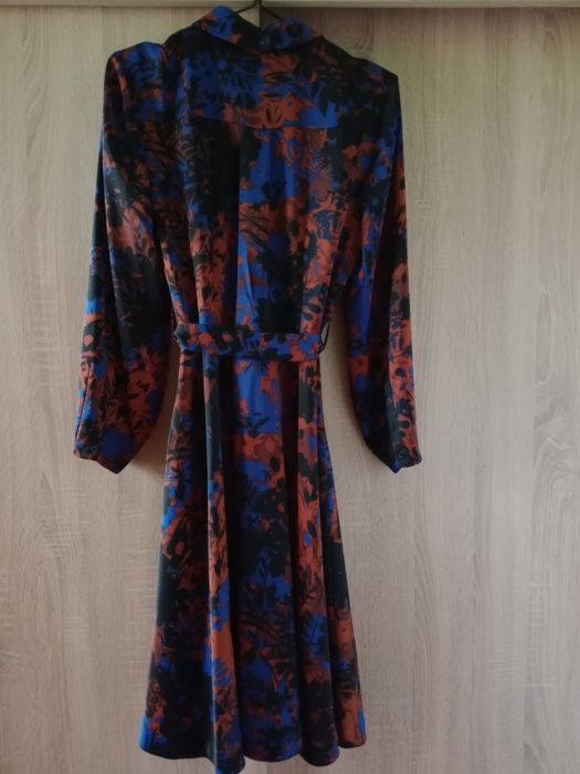 Красива рокля размер 38