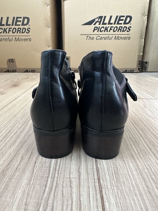 Ботинки женские черные