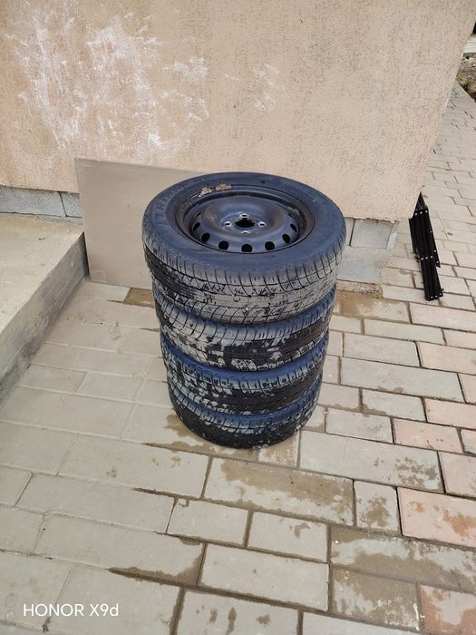 Продам зимние колёса с дисками
