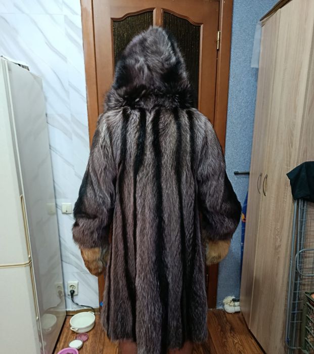 Продам шубу енот!