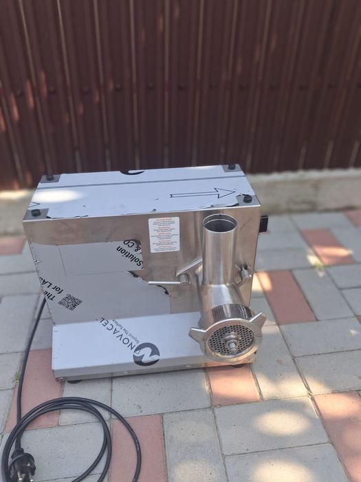 Mașină de tocat carne profesională FULL INOX – 230V