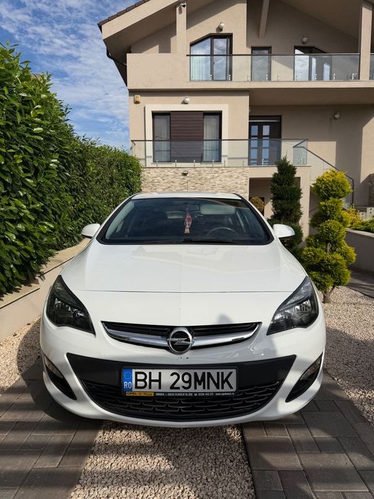 Opel Astra Opel Astra Sedan 1.4 Turbo Benzină – 140 CP