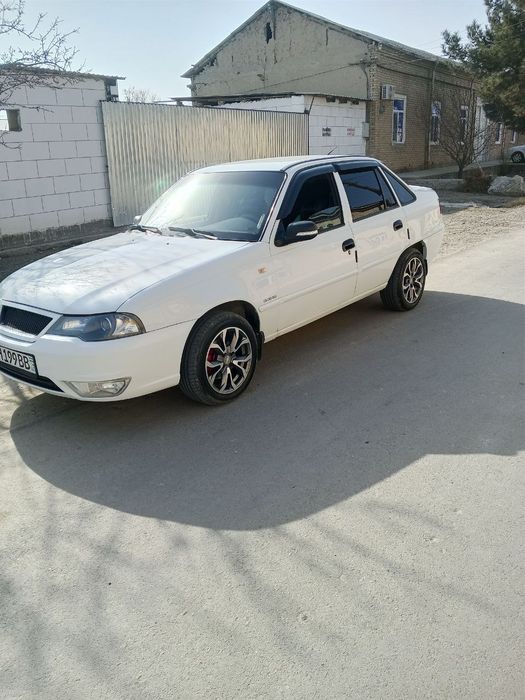 Nexia 2 . 1.6 срочна сотилади