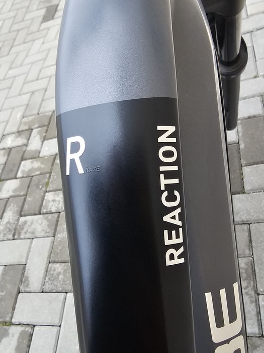 Cube reaction Race hybrid