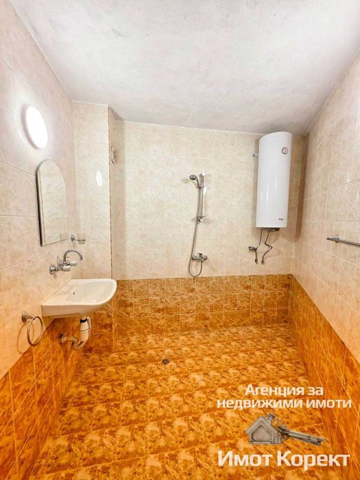 Дава се под наем Четиристаен апартамент в Асеновград - 110 кв.м за 350 € - Снимка #2