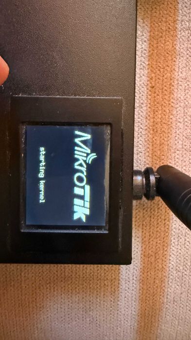 Висок клас wireless рутер MikroTik RB2011UiAS-2HnD-IN
