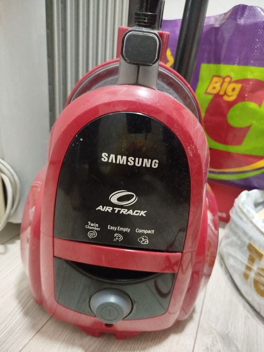 Продам пылесос 10.000 тенге.б/у..