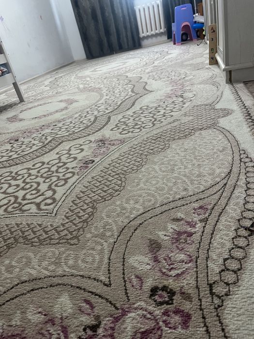 Продам коверь в хорошем состояние