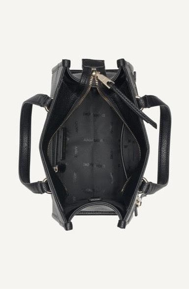 Сумки бренда DKNY