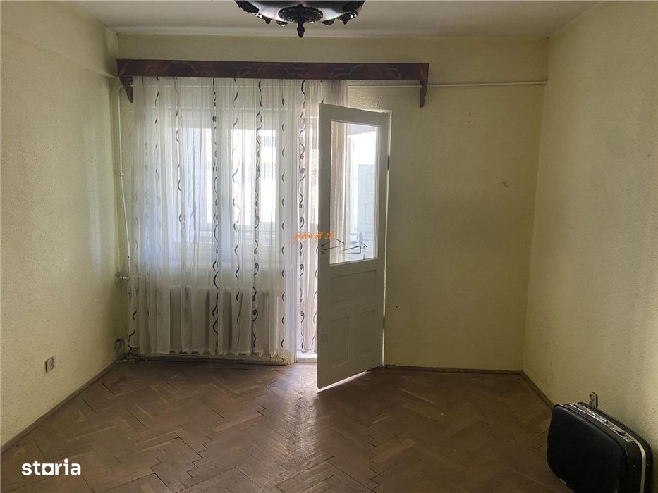 Apartament 3 camere , zona centrala -Sala Polivalenta, 80 mp , liber