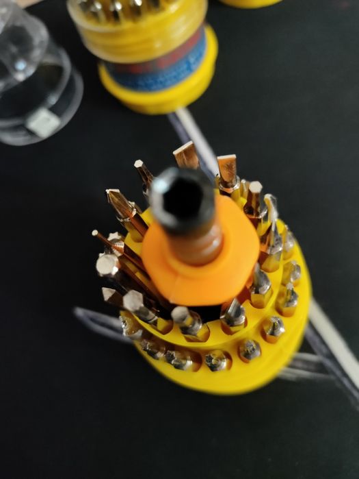 Набор отвёрток 31 в 1