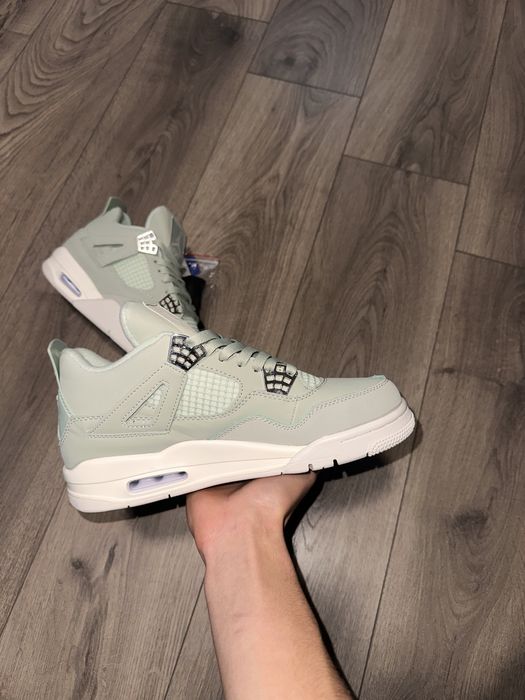 Air Jordan 4