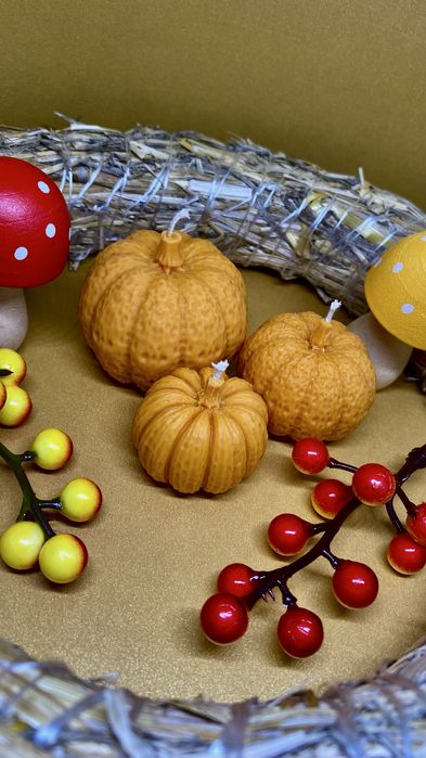 Ръчно изработени ароматни свещи от 100% соев восък.