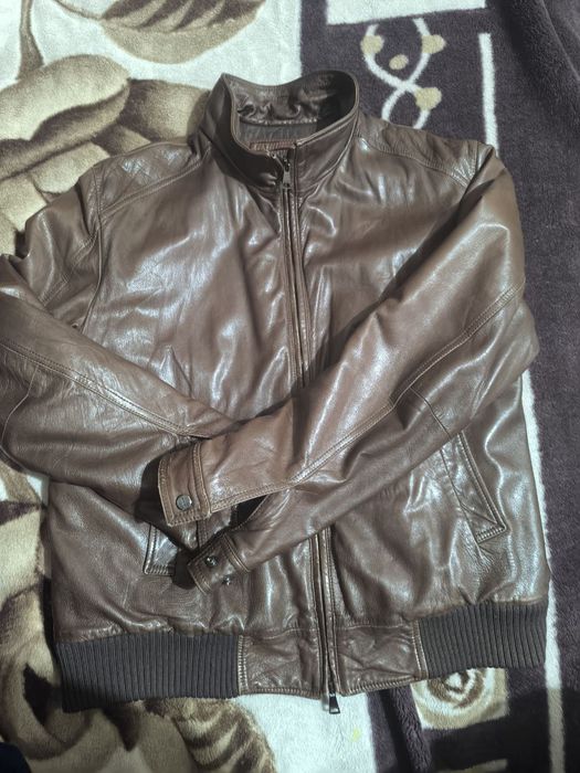 Kurtka original yangi