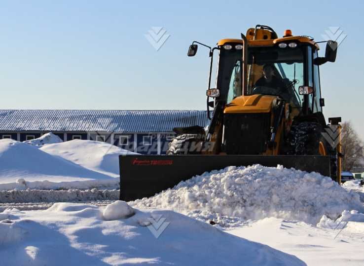 Отвал для снега на экскаватор-погрузчик