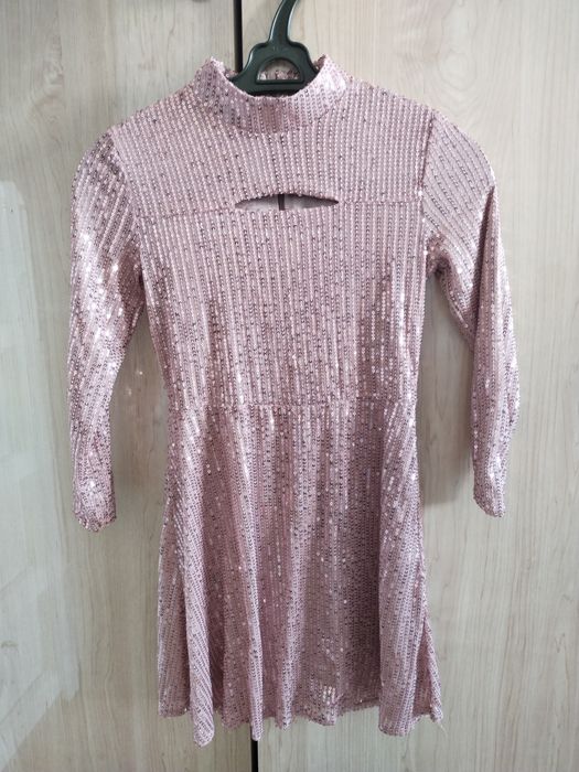 Срочно продам нарядные платья для девочек