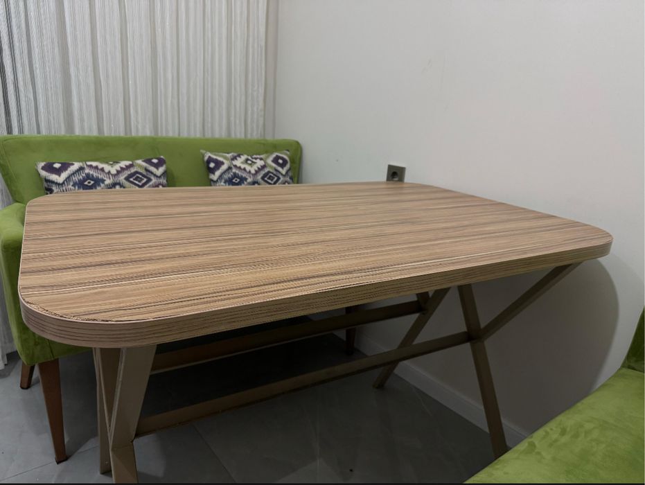 Продам стол + 2 дивана