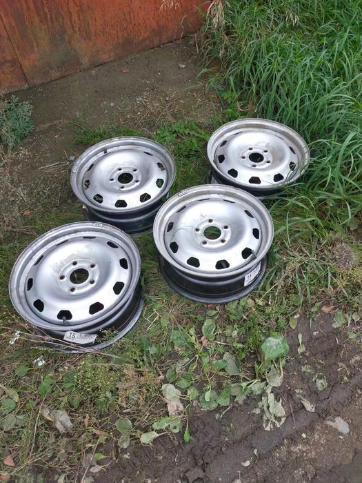 Продам штампованные диски.