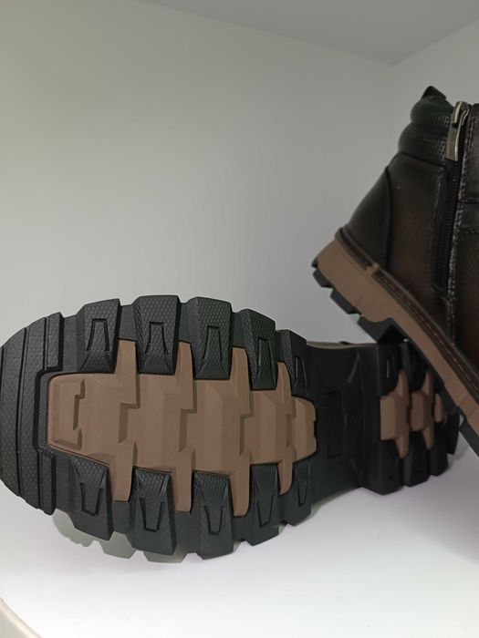 Новый. Коричневые зимние сапоги 42-43р. Натуральная кожа, шерсть