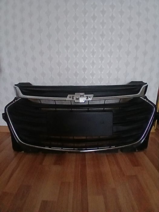 Продам решётку на Chevrolet Onix