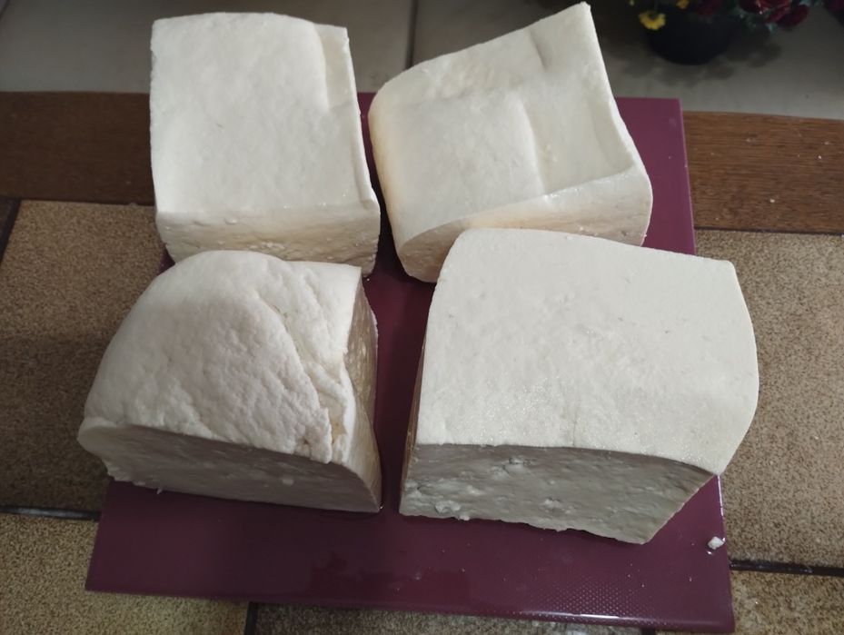 Vând caș și brânză de vacă