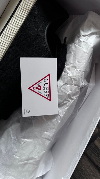 Дамски черни кецове с дебела подметка (носени 5 пъти)