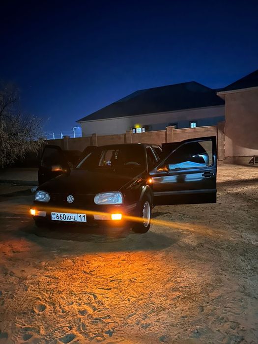 Фолсфаген голф. 1993