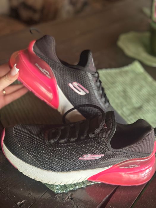 Adidasi skechers dama