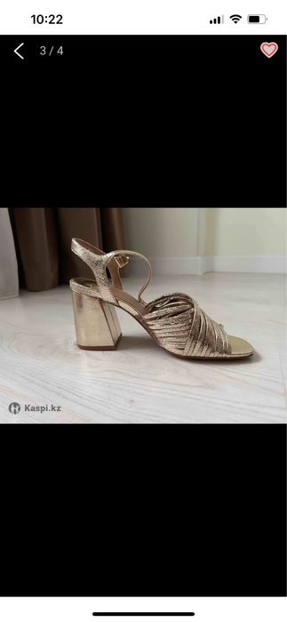 Новые босоножки Stradivarius