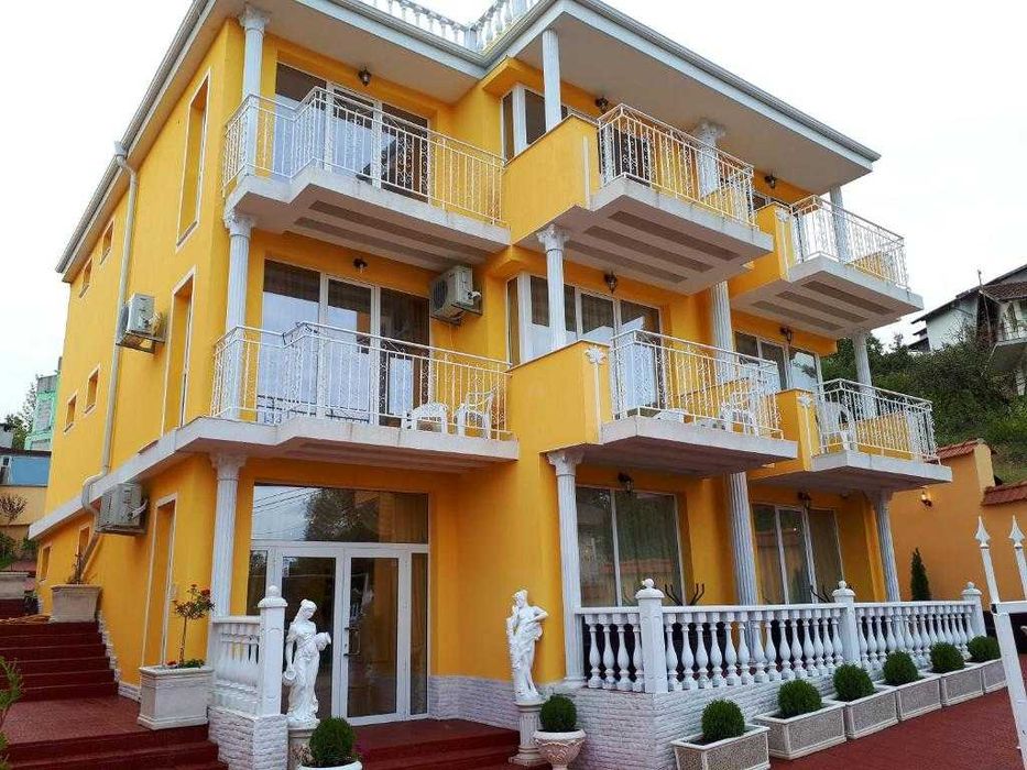 Дава се под наем Къща в Банкя - 800 кв.м за 612 € - Снимка #23