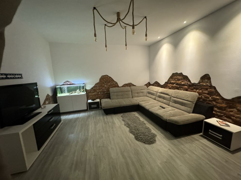 Casa la curte comnuna in zona odobescu