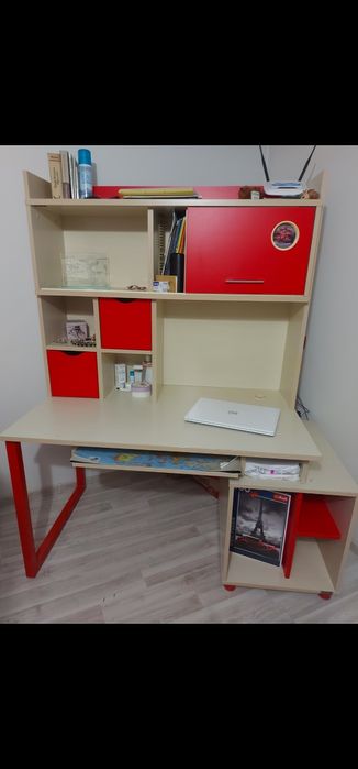 Голяма спалня с матрак и гардероб