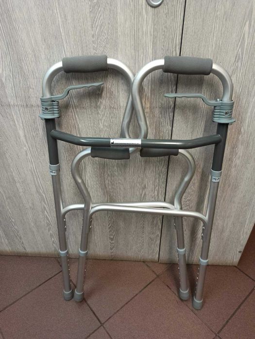 Проходилка за възрастни на две нива