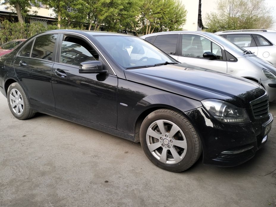 Мерседес c180 w204