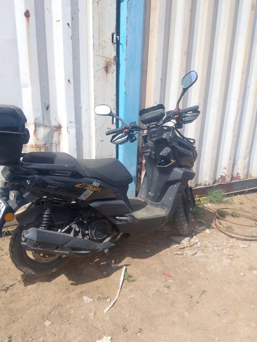 Продам скутер танк, 150 кубов.