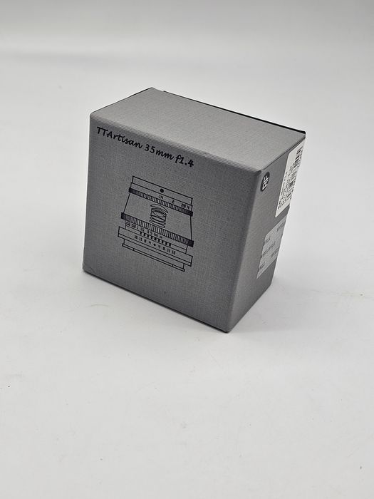 Obiectiv TTArtisan 35mm F1.4 APS-C cu focalizare manuală pentru Canon