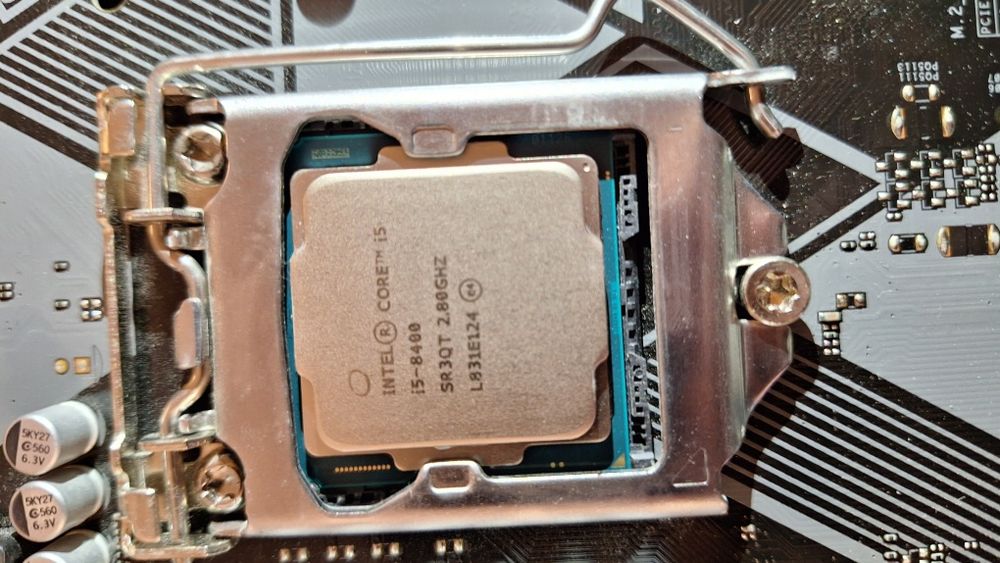 Kit PC: Intel i5-8400, Prime B360-Plus, 16GB DDR4, cooler inclus