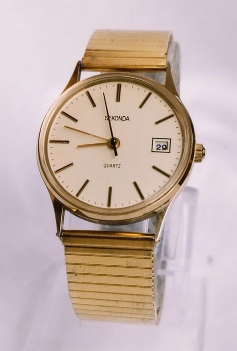 Ceas de damă Sekonda cu quartz, carcasă și curea din oțel inoxidabil.