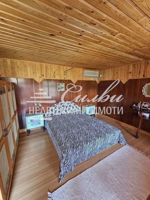 Двуетажна ОБЗАВЕДЕНА къща с двор - с. Драгоево