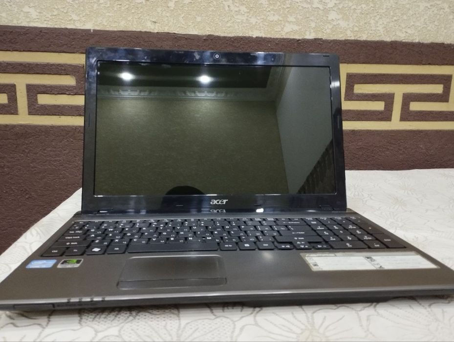 ASER notbook Sotiladi. Xotira 500 GB OZU-6 ZAaryat 20 minutga yetadi