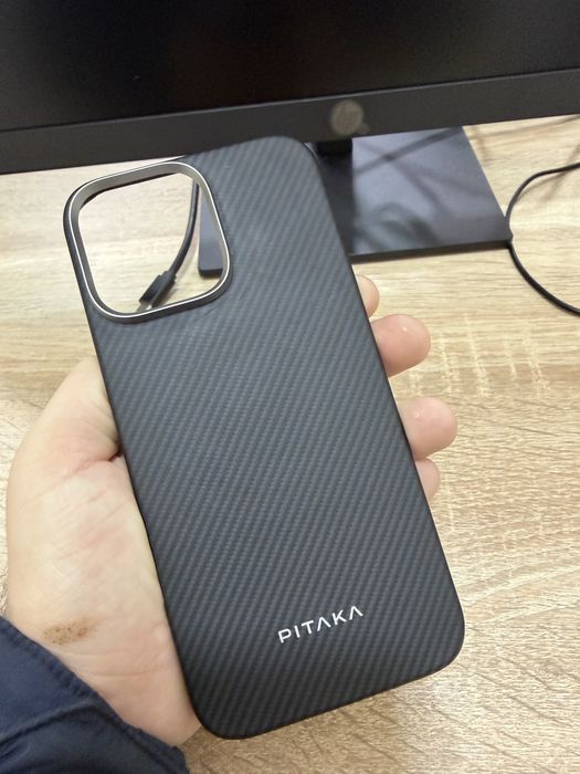 Продается оригинальный чехол Pitaka на Iphone 16 pro max