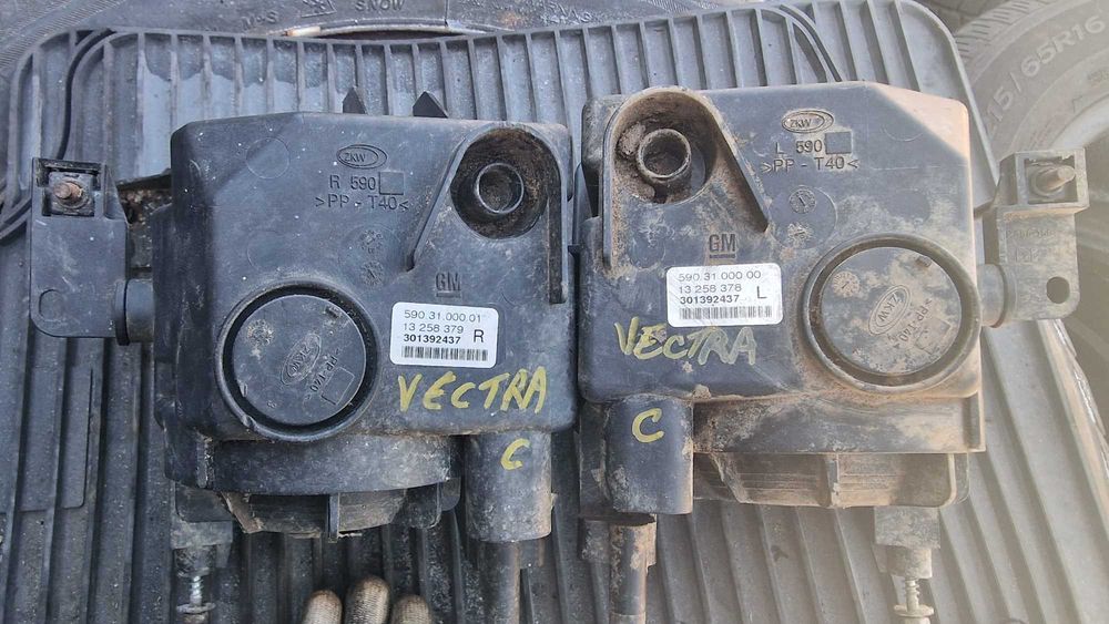 proiectoare stanga dreapta Opel Vectra C