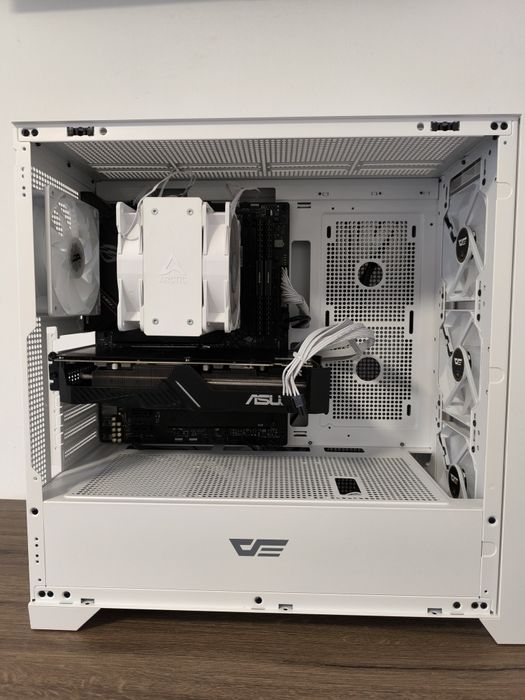 Vand PC calculator gaming impecabil +wifi si bluetooth