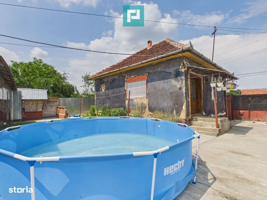 2 case cu teren de 2253 mp în Archiș